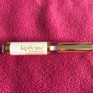 New LipSense Oops Remover